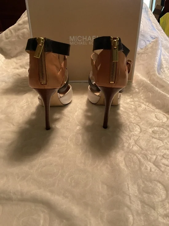 Shoe perfection! - Picture 3 of 5